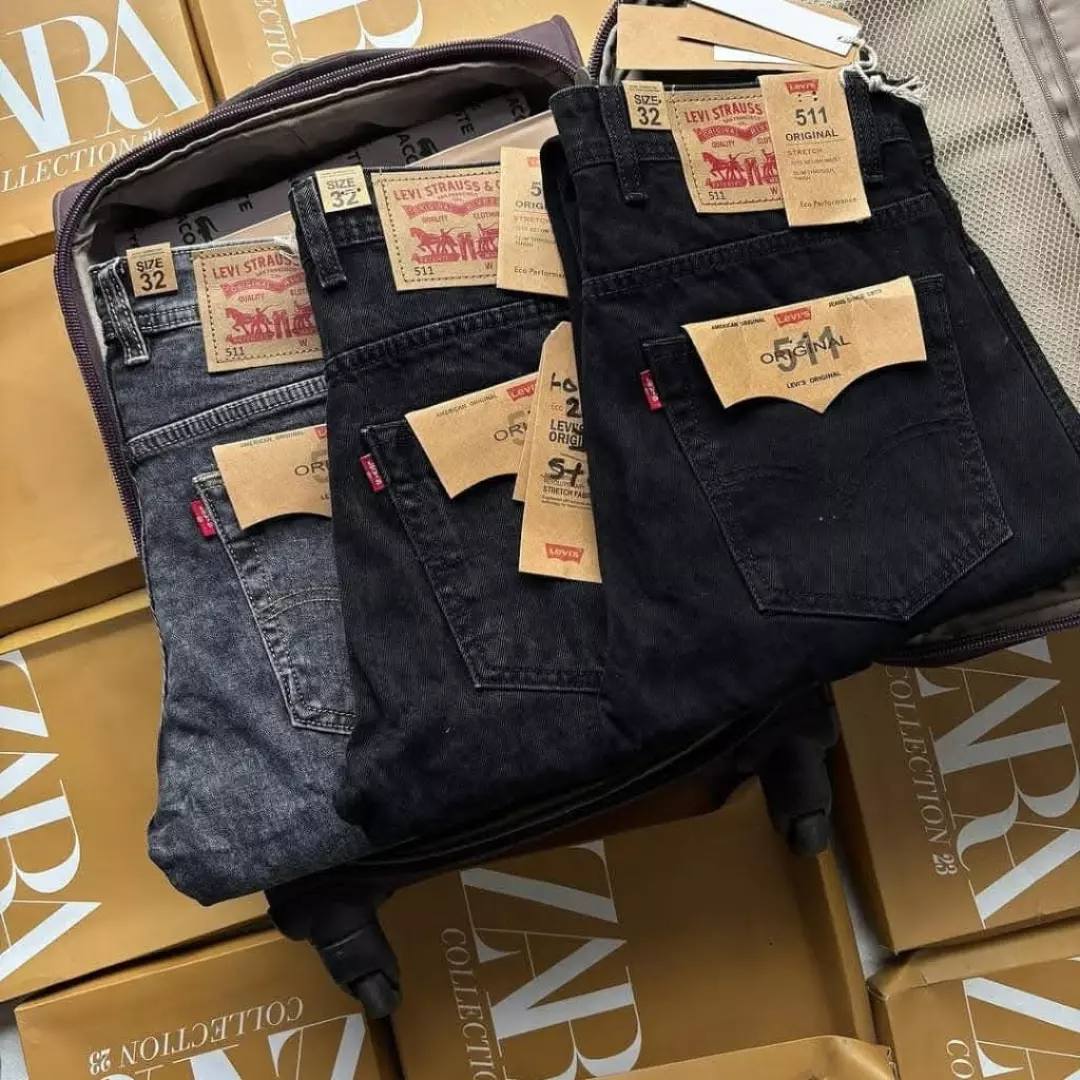 Levi's & Zara Premium Denim Pallet — 180 Pairs · Sizes 28–38