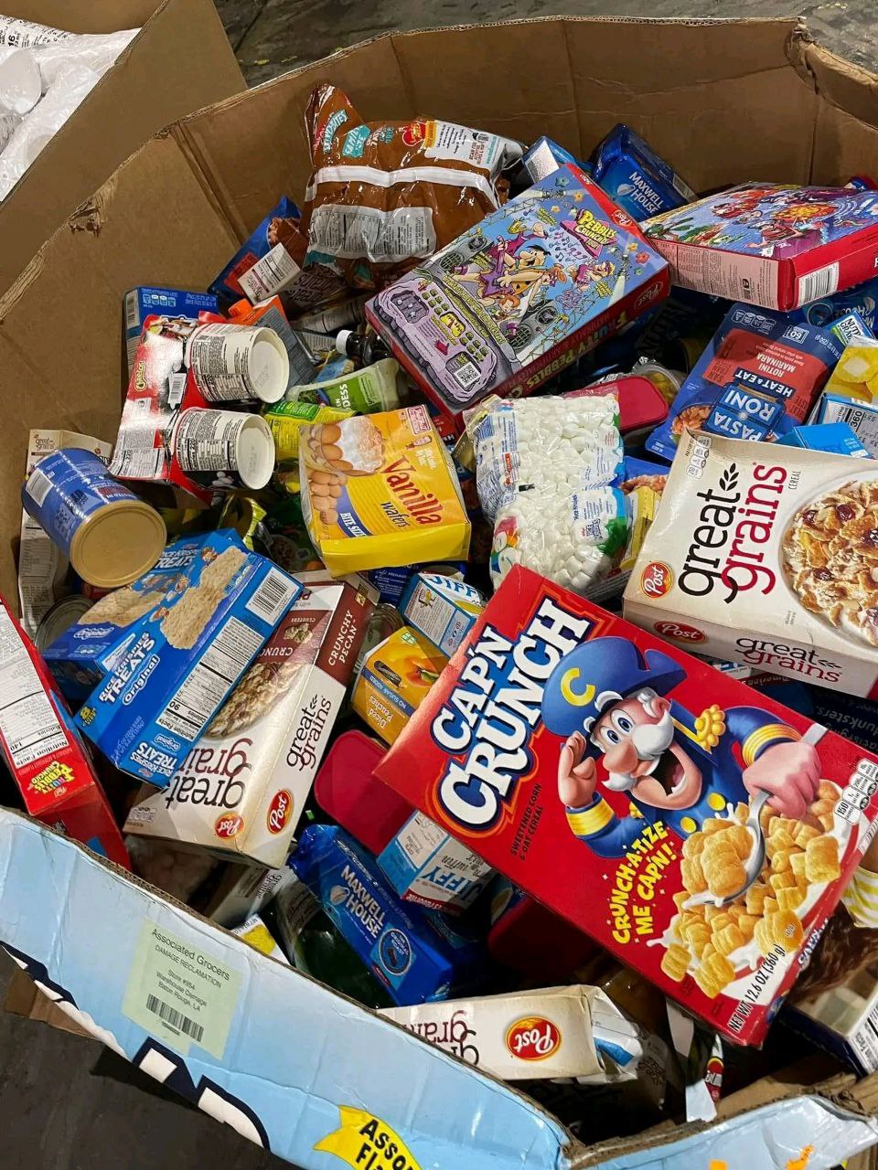 Grocery & Pantry Overstock Gaylord — 620 Units