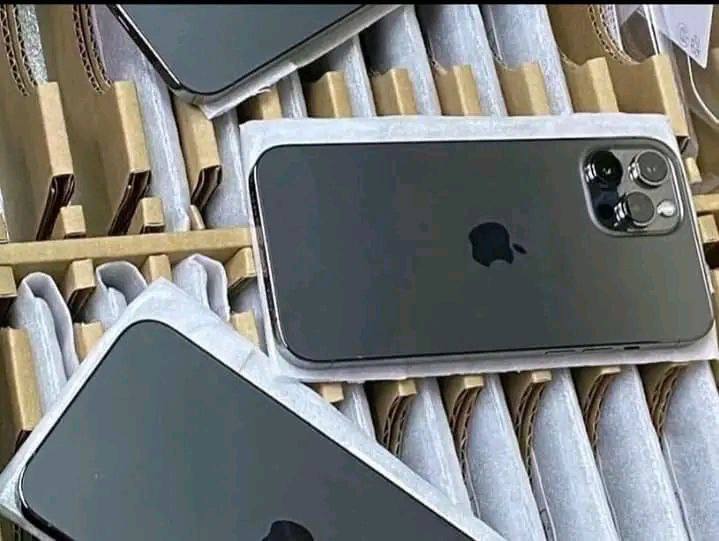 Apple iPhone 12 Pro Max Wholesale Lot — 50 Units (Graphite)