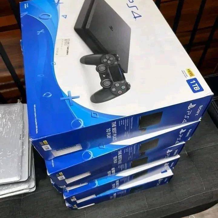 Sony PlayStation 4 1TB Console Lot — 6 Units