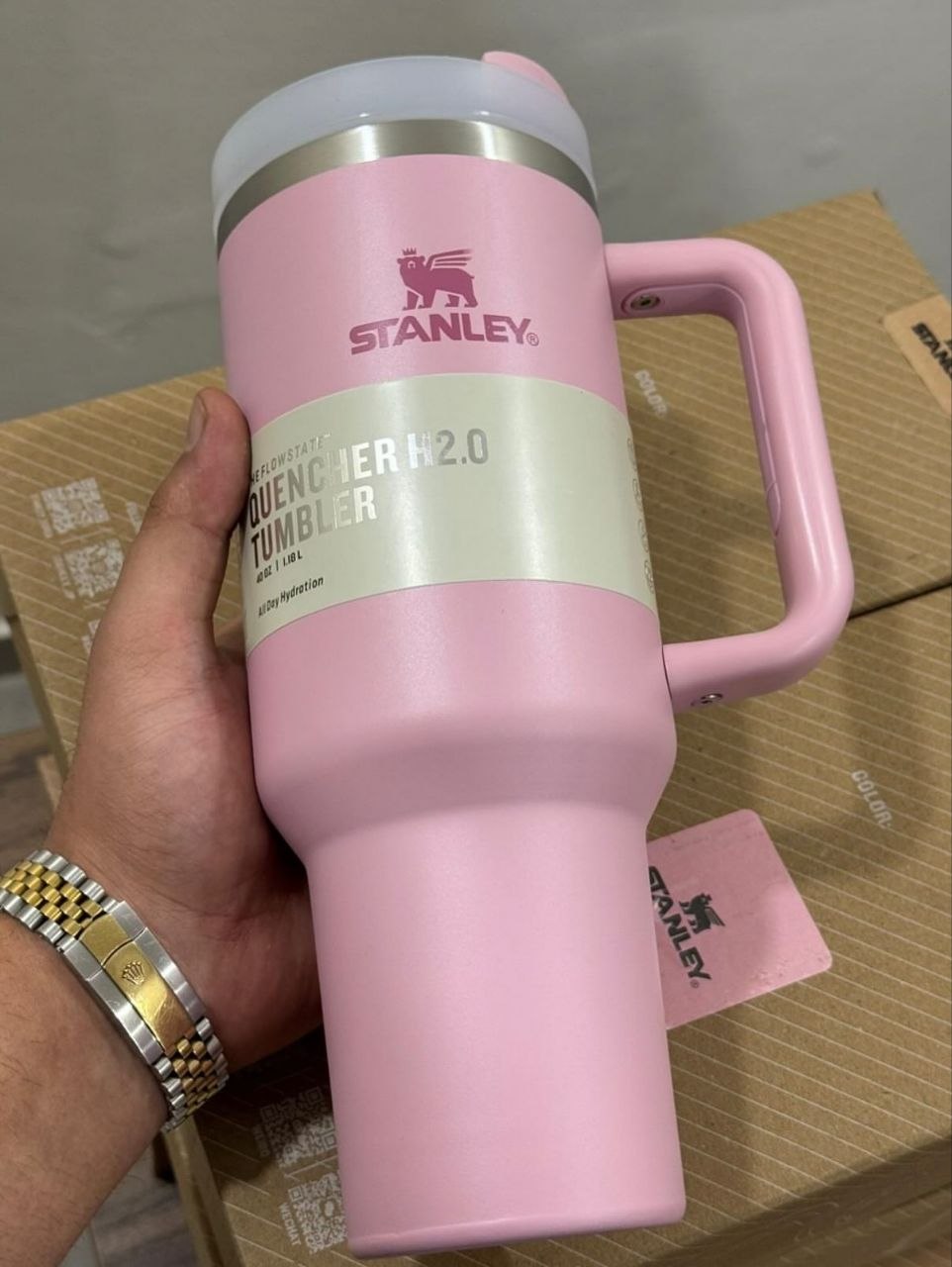 Stanley Quencher H2.0 FlowState 40oz Tumbler Pallet — 96 Sealed Units